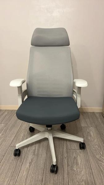 Офисное кресло