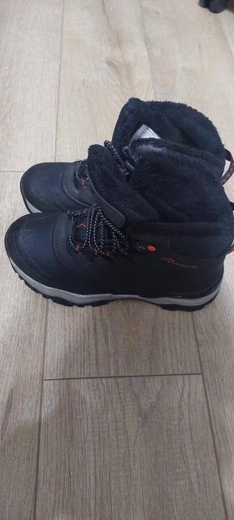 Продам детские ботинки