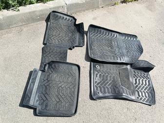 Полики автомобильные б/у