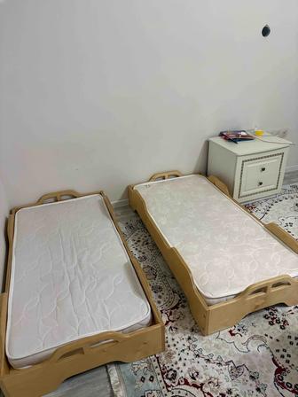 Продам детские кровати деревянные