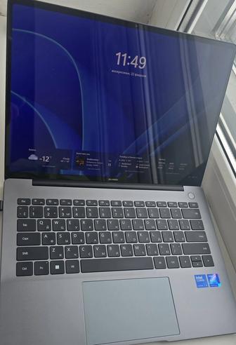 продам Huawei MateBook 14 (2024)