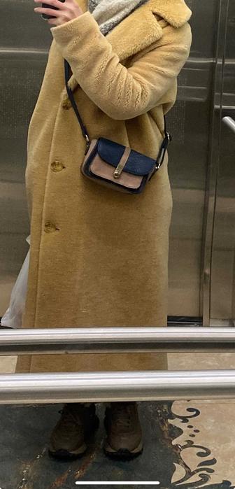 Шуба продаю.Оригинал.Купила 220к