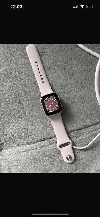 Продам Смарт-часы Apple Watch SE 2 Gen (2022) 40 мм starlight