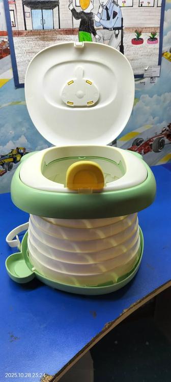 Продам складной горшок и гелевые прокладки.