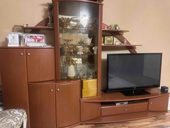 Сервант для посуды и тв зона