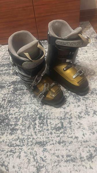 Лыжные ботинки