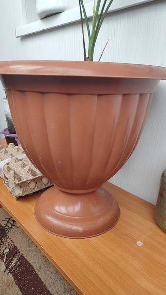 Продам горшки для комнатных цветов.