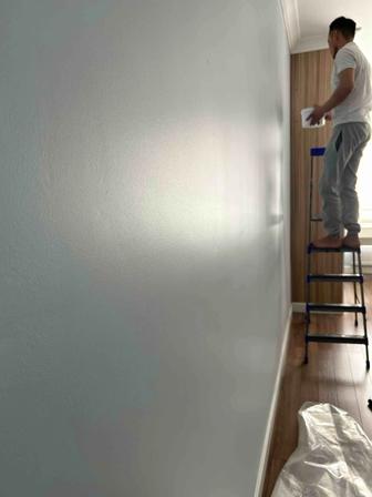 Покраска побелка стен и потолков.