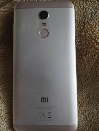 Продам смартфон Xiaomi Redmi 5+