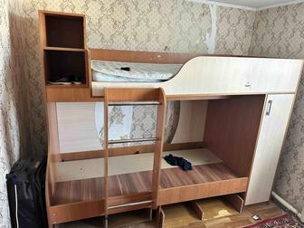 Двухъярусная кровать