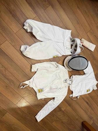 Продам снаряжение для Фехтования на девочку 11 лет