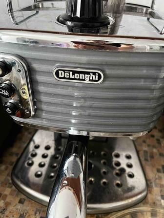 Кофе машина Delonghi Scultura