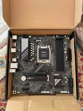 Материнская плата