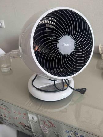 Продам настольный вентилятор Midea