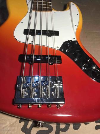 Fender active Jazz Bass 5