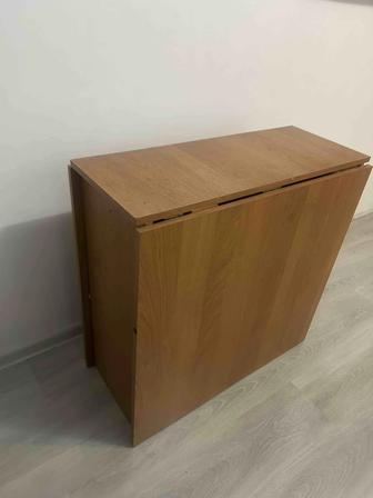 Продам стол книжку
