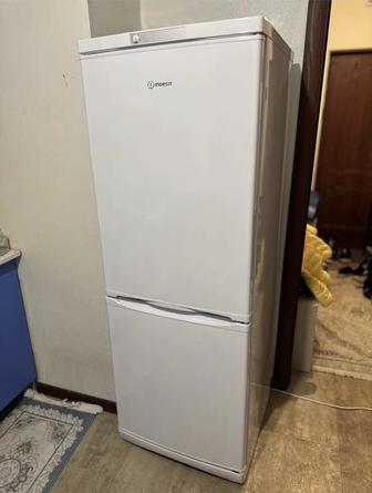 Прдам холодильник