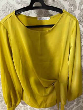 Продам женскую блузку