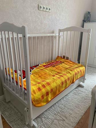 Продам детскую кроватку