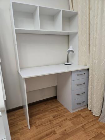 Стол письменный школьный