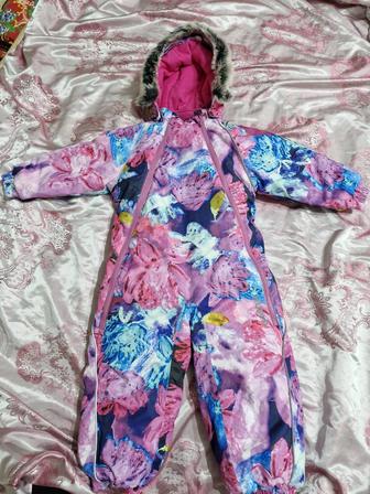 Продам зимний детский комбинезон для девочки очень красивый яркий