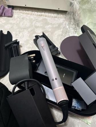 Dyson стайлер