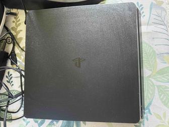 Продаю PlayStation 4