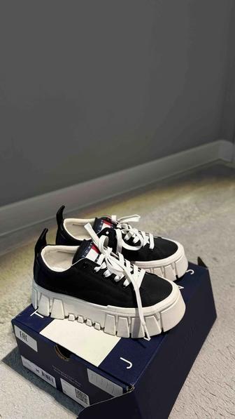 Кеды Tommy Hilfiger кроссовки на платформе