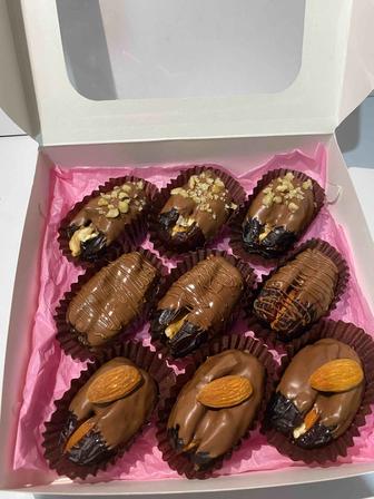 Финики в шоколаде