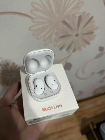 Samsung Galaxy buds live