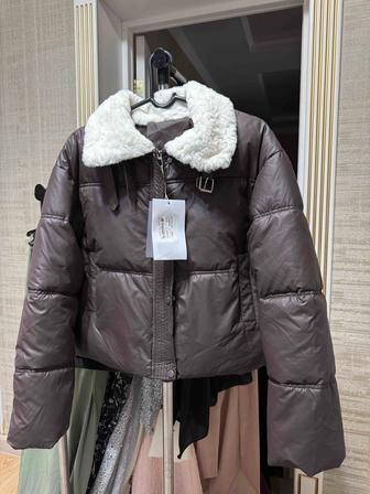 Трендовая куртка в шоколадном цвете