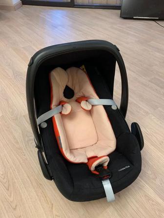 Продам автолюльку Maxi Cosi