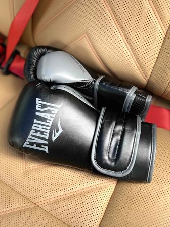 Боксерские перчатки Everlast 10 р-р