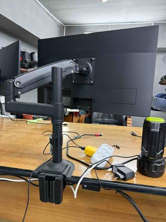 Кронштейн для мониторов