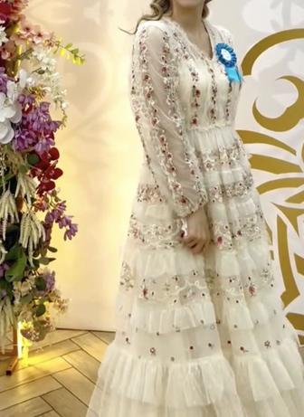 Продам нежное брендовое платье