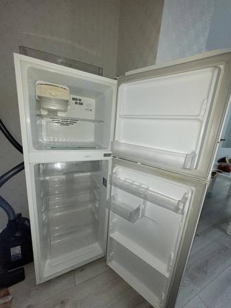 Холодильник сатылады