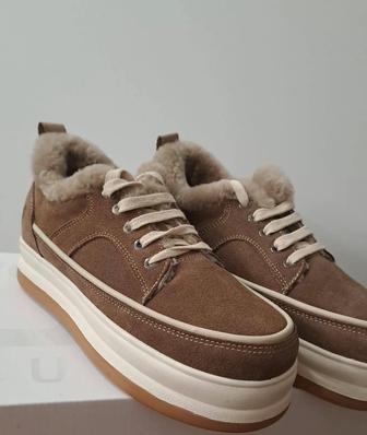 Женские зимние кроссовки UGG