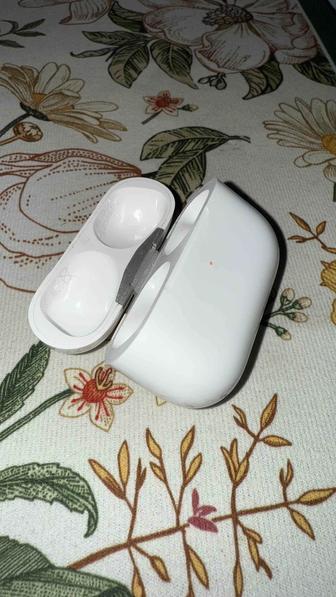 Оригинальный кейс AirPods Pro 2 (Lighting MagSafe)