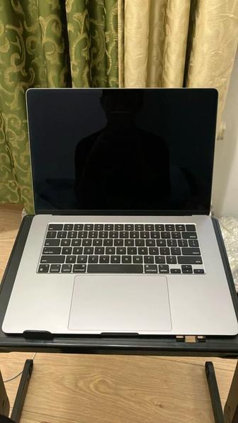 Ноутбук Apple MacBook Air 15 2023 15.3 / 8 Гб / SSD 256 Гб / macOS / MQKP3