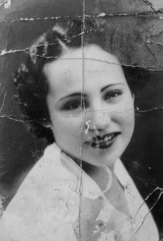 Реставрация и оживление фотографий

Восстановление и анимация старых фото