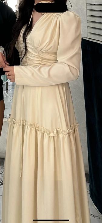 Бежевое Вечернее Платье