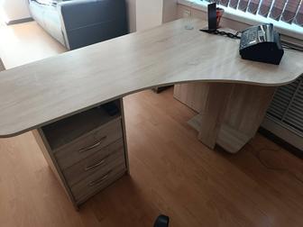 Стол офисный угловой