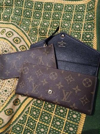 Продается оригинальный кошелек Louis Vuitton с классическим монограммным