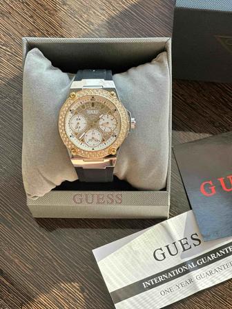 Продам часы GUESS