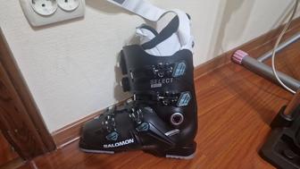 Продам горнолыжные ботинки SALOMON 70 WIDE женские