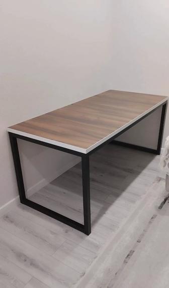 Продается стол