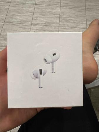 Наушники AirPods