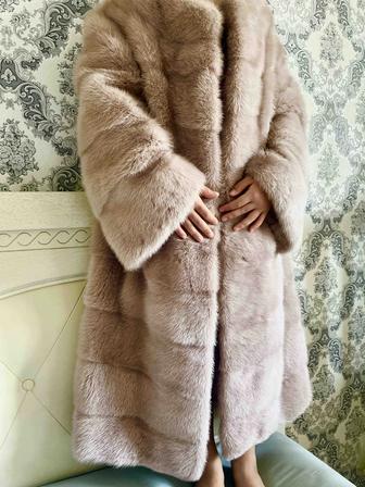 Продам шикарную норковую шубку от известного греческого бренда Albino Furs.