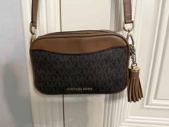 Продам сумку из натуральной кожи Майкл Корс