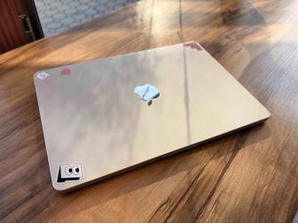 MacBook Air M2 Starlight